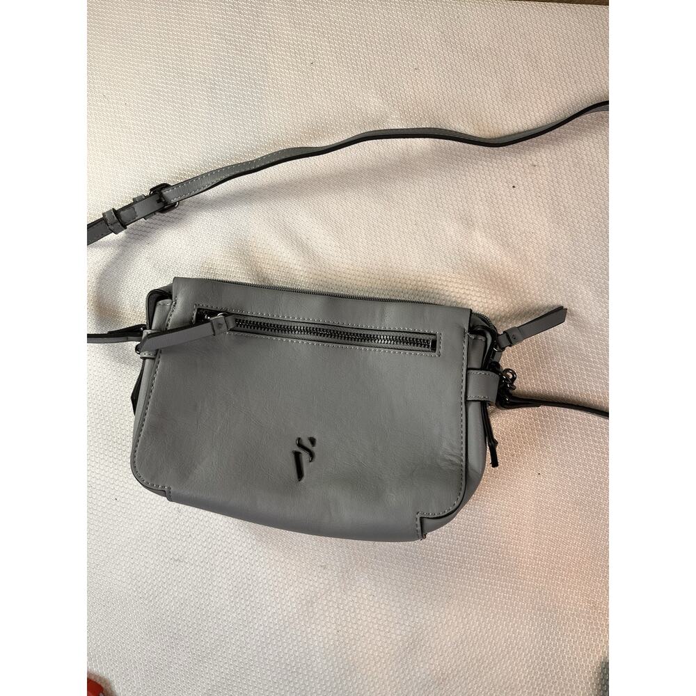 Vera Wang Simply Vera Gray Handbag Purse‎ Faux Leather 9" x 7" x 3"